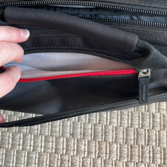 New! Case Logic laptop case 15 inch - Picture 8 of 15